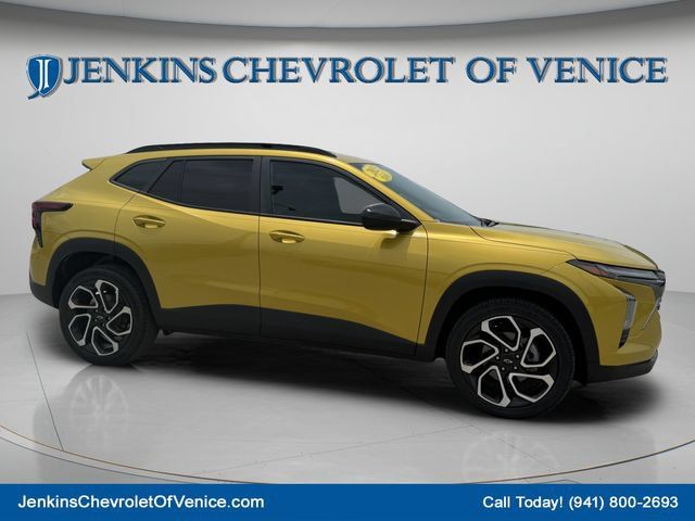 Used 2025 Chevrolet Trax RS w/ Driver Confidence Package FWD image 2
