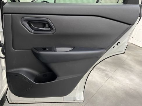 Used 2024 Nissan Rogue S FWD image 25