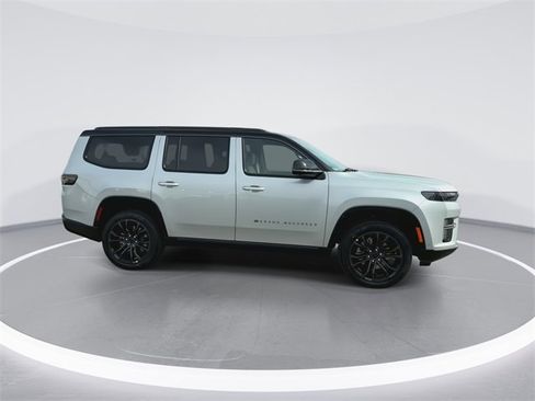 New 2026 Jeep Grand Wagoneer Summit image 9