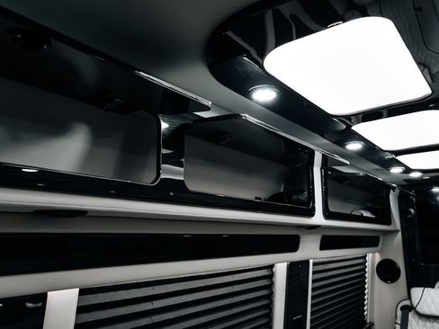 Used 2024 Mercedes-Benz Sprinter 3500 image 47