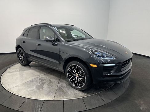 Certified 2026 Porsche Macan AWD/4WD image 9