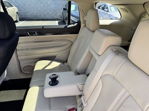 Used 2017 Lincoln MKT AWD w/ Technology Package image 35