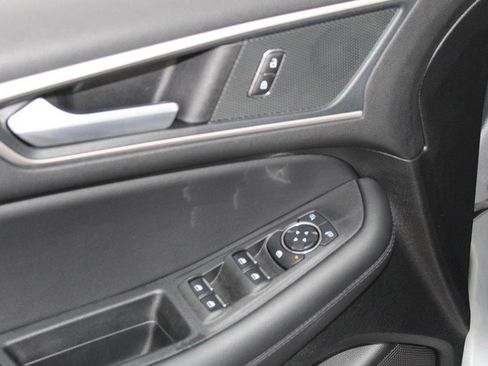 Used 2024 Ford Edge SEL image 22
