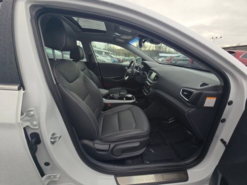 Used 2019 Hyundai Ioniq Limited image 11