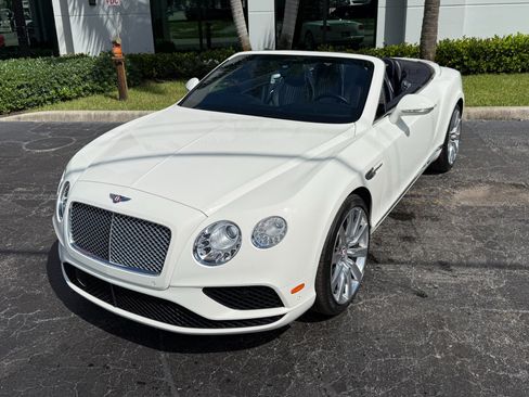 Used 2017 Bentley Continental GT image 18