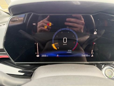 Used 2025 Chevrolet Trax RS w/ Sunroof Package image 18