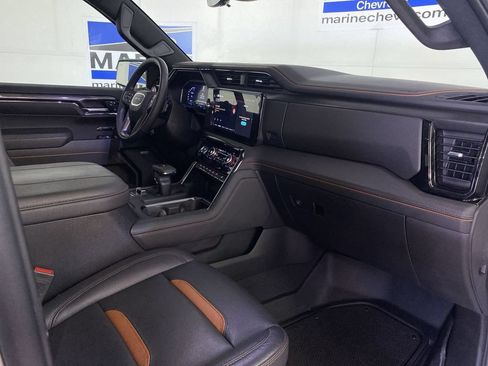 Used 2023 GMC Sierra 1500 AT4 w/ Technology Package AWD/4WD image 36