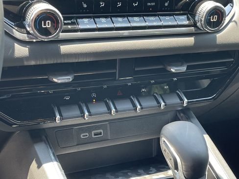 New 2025 GMC Canyon Elevation w/ Convenience Package image 21