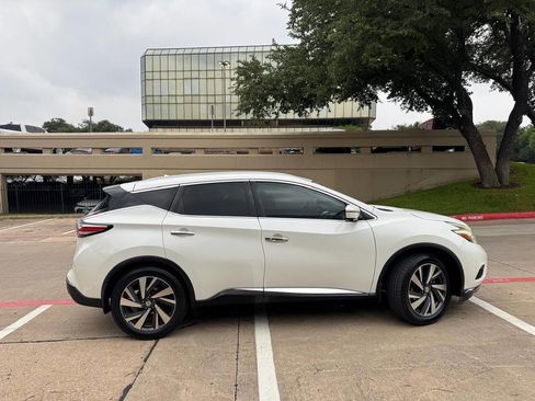 Used 2016 Nissan Murano Platinum w/ Platinum Technology Package FWD image 11