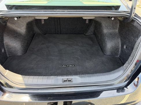 Used 2025 Nissan Altima 2.5 SV FWD image 20