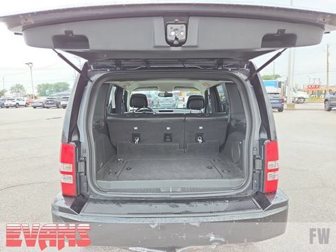 Used 2012 Jeep Liberty Limited Jet w/ Comfort/Convenience Group AWD/4WD image 25