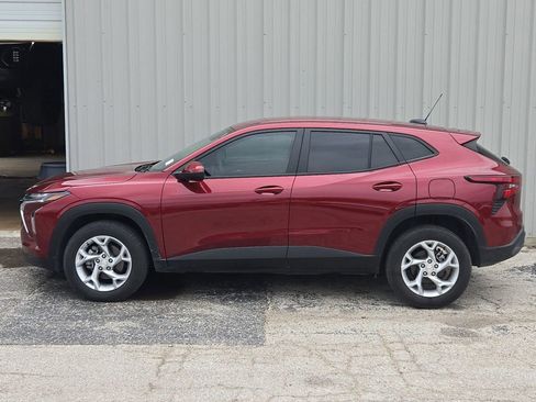 Certified 2025 Chevrolet Trax LS w/ LS Convenience Package FWD image 5