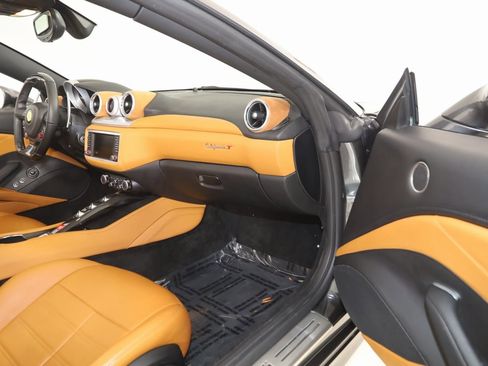 Used 2018 Ferrari California T image 80