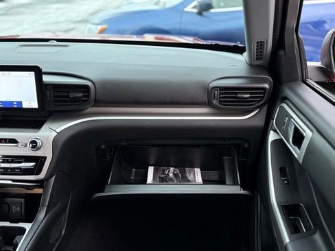 Certified 2023 Ford Explorer XLT image 30