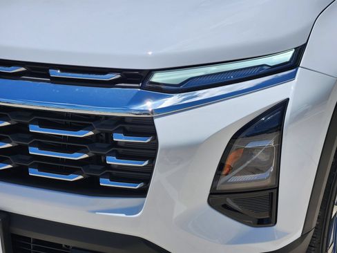 New 2027 Chevrolet Equinox LT FWD image 9