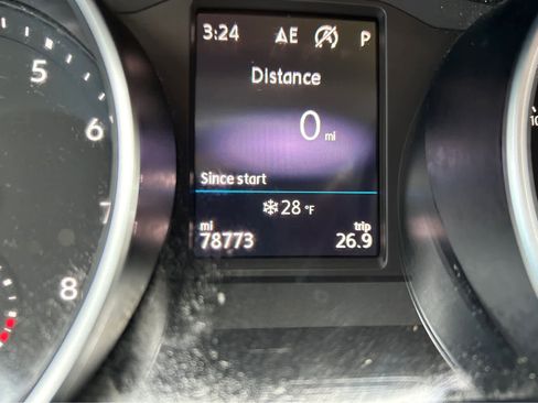 Used 2021 Volkswagen Tiguan SE image 11