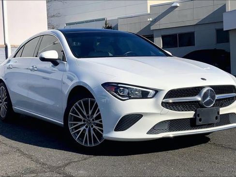 Used 2022 Mercedes-Benz CLA 250 4MATIC image 1