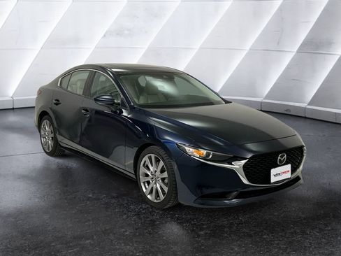 Used 2021 MAZDA MAZDA3 s image 1