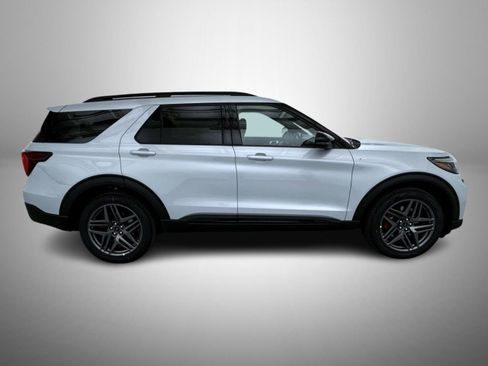 New 2026 Ford Explorer ST-Line w/ ST-Line Street Pack image 4