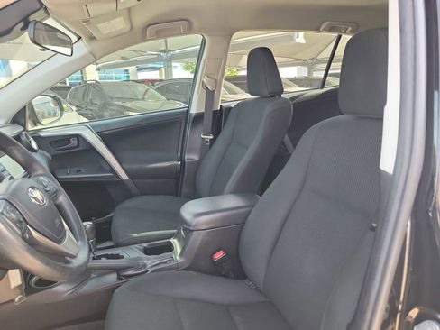 Used 2018 Toyota RAV4 LE image 11