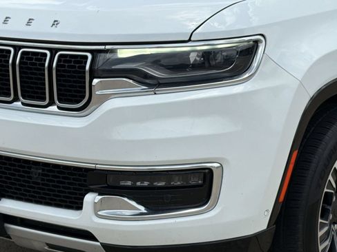 Used 2024 Jeep Wagoneer L Series II w/ Flexible Seating Group RWD image 12