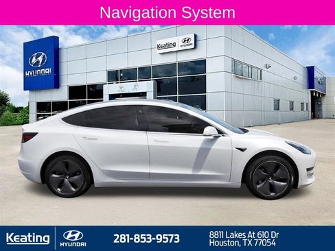 Used 2020 Tesla Model 3 Standard Range RWD image 4