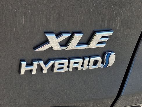 Used 2019 Toyota RAV4 XLE w/ Convenience Package AWD/4WD image 32