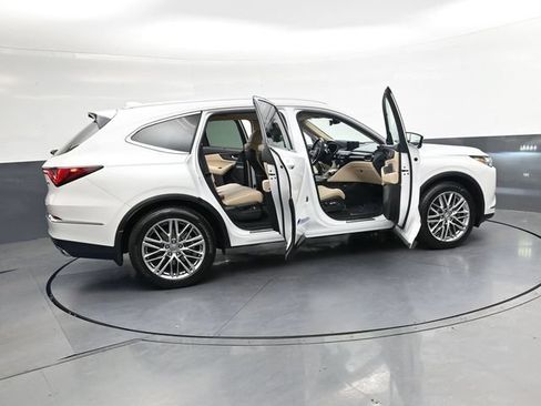 Used 2023 Acura MDX SH-AWD w/ Advance Package image 30