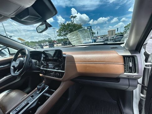 Used 2024 Nissan Pathfinder Platinum w/ Cargo Package FWD image 29