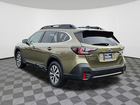 Used 2022 Subaru Outback Premium image 3