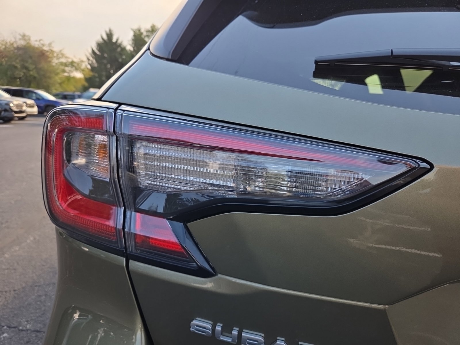 Used 2022 Subaru Outback Touring AWD/4WD image 8