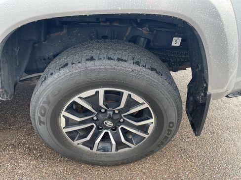 Certified 2023 Toyota Tacoma TRD Sport w/ Technology Package AWD/4WD image 8