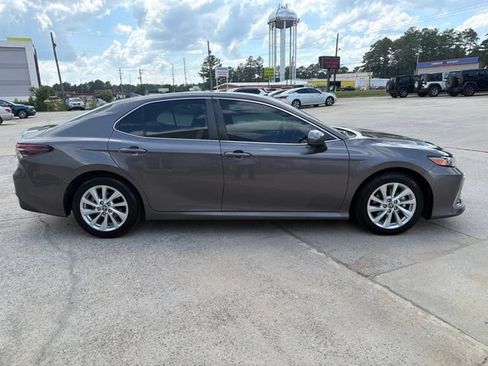 Used 2023 Toyota Camry LE FWD image 5