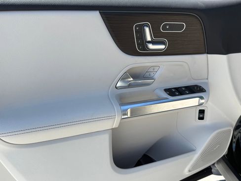 New 2026 Mercedes-Benz GLB 250 image 14