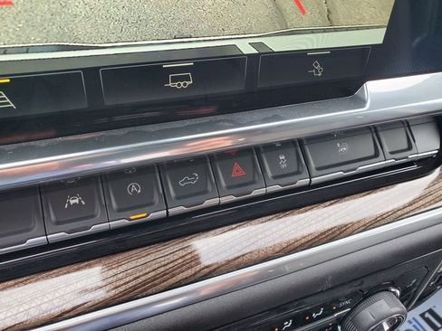 New 2026 Chevrolet Silverado 1500 RST w/ Rally Edition AWD/4WD image 25