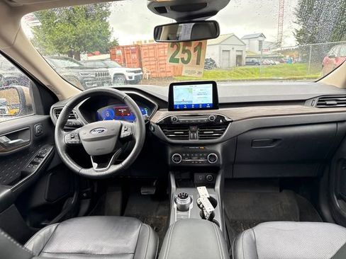 Used 2020 Ford Escape Titanium w/ Titanium Premium Package 2.0 image 11