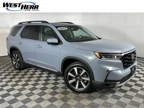 Used 2024 Honda Pilot Touring image 1
