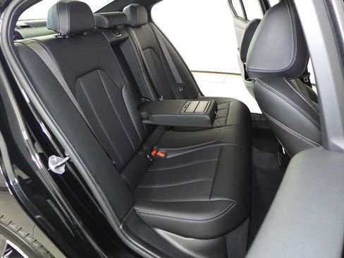 Used 2025 BMW 330i Sedan w/ Premium Package RWD image 20