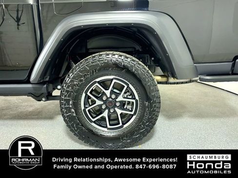 Used 2025 Jeep Gladiator Rubicon w/ Convenience Group image 6