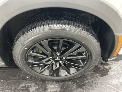 Used 2024 Mitsubishi Eclipse Cross LE AWD/4WD image 8
