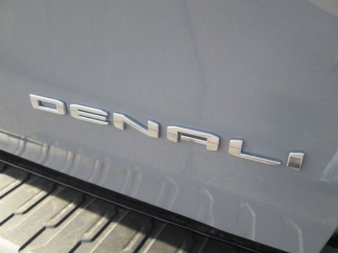New 2024 GMC Sierra EV Denali image 6