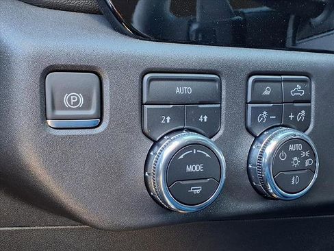 New 2026 GMC Sierra 1500 SLT image 14