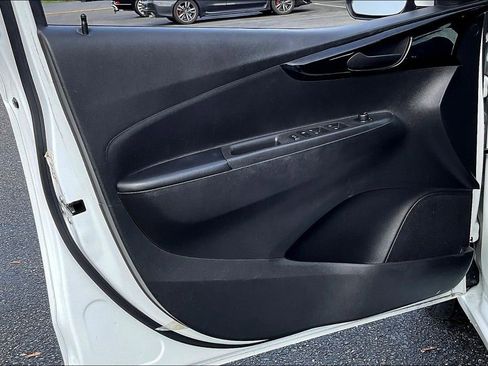 Used 2021 Chevrolet Spark LT image 22