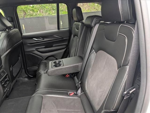 Used 2024 Jeep Grand Cherokee Altitude AWD/4WD image 25