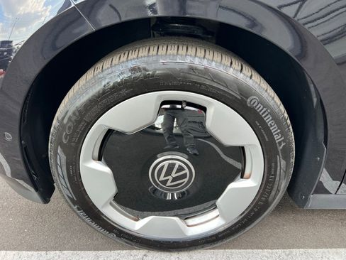 Used 2025 Volkswagen ID. Buzz Pro S RWD image 14