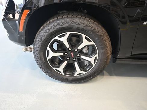 New 2026 GMC Yukon XL AT4 w/ AT4 Premium Plus Package AWD/4WD image 35