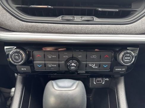 Used 2022 Jeep Compass Latitude w/ Convenience Group image 18