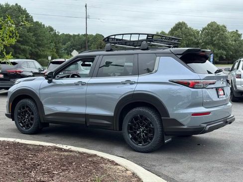 New 2025 Mitsubishi Outlander AWD image 9