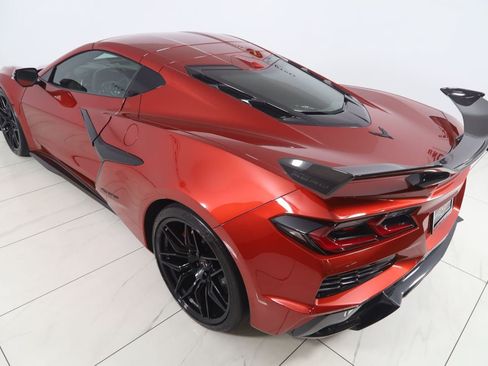 Used 2025 Chevrolet Corvette Z06 w/ Z07 Performance Package RWD image 39