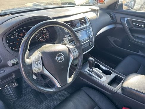 Used 2017 Nissan Altima 2.5 SR w/ LED Appearance Package image 16